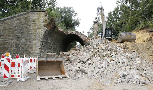 Ulrich simons - Abbruch Tunnel Luerweg